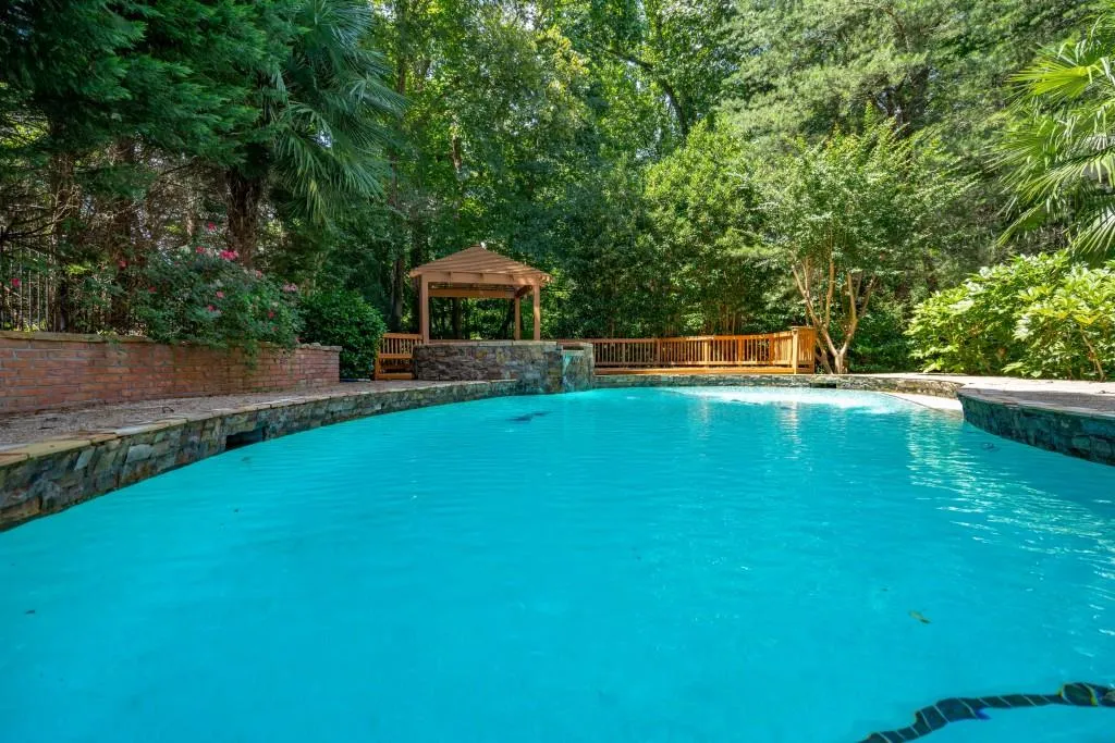 5380 Harrowood Lane, Sandy Springs, Georgia 30327, 5 Bedrooms Bedrooms, ,4 BathroomsBathrooms,Residential,Sold,5380 Harrowood Lane,5876820