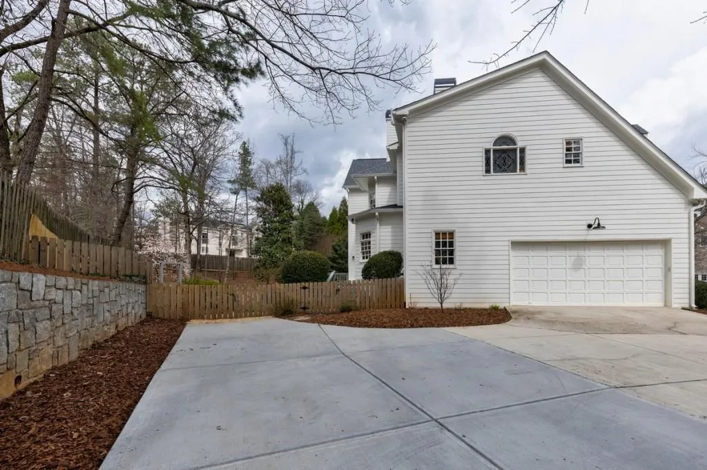225 Powers Cove, Sandy Springs, Georgia 30327, 4 Bedrooms Bedrooms, ,4 BathroomsBathrooms,Residential,Sold,225 Powers Cove,6695803