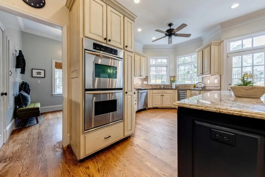 225 Powers Cove, Sandy Springs, Georgia 30327, 4 Bedrooms Bedrooms, ,4 BathroomsBathrooms,Residential,Sold,225 Powers Cove,6695803