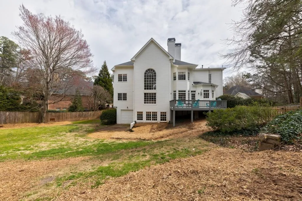 225 Powers Cove, Sandy Springs, Georgia 30327, 4 Bedrooms Bedrooms, ,4 BathroomsBathrooms,Residential,Sold,225 Powers Cove,6695803