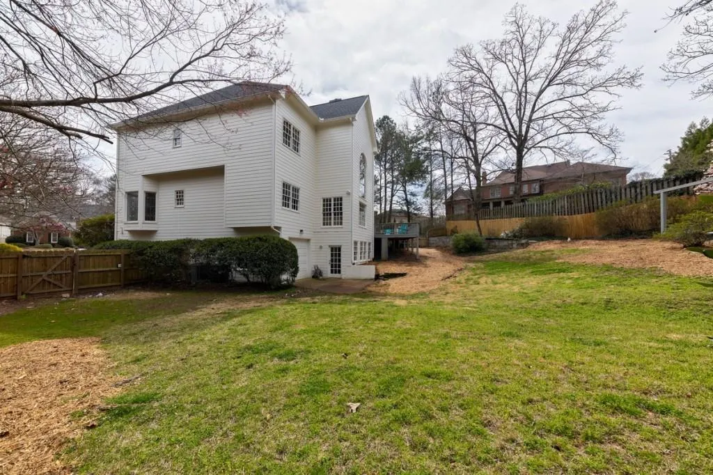 225 Powers Cove, Sandy Springs, Georgia 30327, 4 Bedrooms Bedrooms, ,4 BathroomsBathrooms,Residential,Sold,225 Powers Cove,6695803