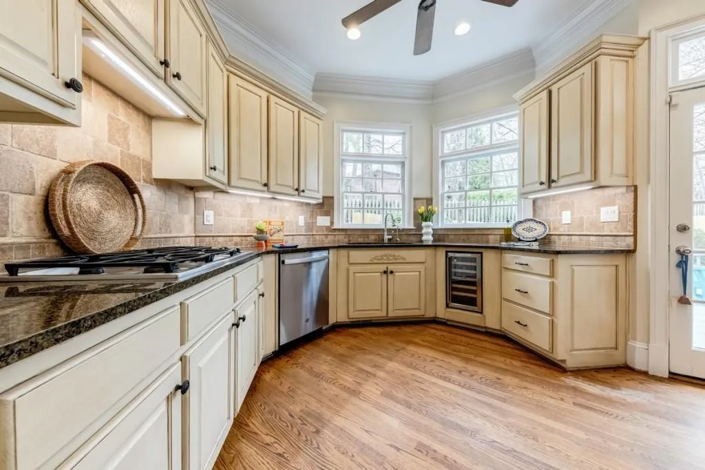 225 Powers Cove, Sandy Springs, Georgia 30327, 4 Bedrooms Bedrooms, ,4 BathroomsBathrooms,Residential,Sold,225 Powers Cove,6695803