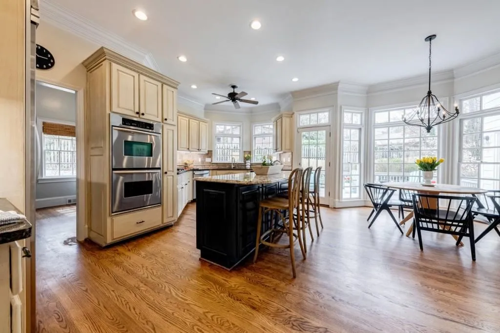 225 Powers Cove, Sandy Springs, Georgia 30327, 4 Bedrooms Bedrooms, ,4 BathroomsBathrooms,Residential,Sold,225 Powers Cove,6695803