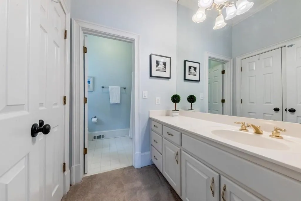 225 Powers Cove, Sandy Springs, Georgia 30327, 4 Bedrooms Bedrooms, ,4 BathroomsBathrooms,Residential,Sold,225 Powers Cove,6695803