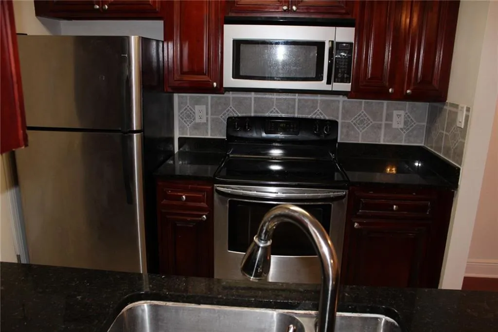 6205 Santa Fe Parkway, Sandy Springs, Georgia 30350, 2 Bedrooms Bedrooms, ,2 BathroomsBathrooms,Residential,Sold,6205 Santa Fe Parkway,6527948