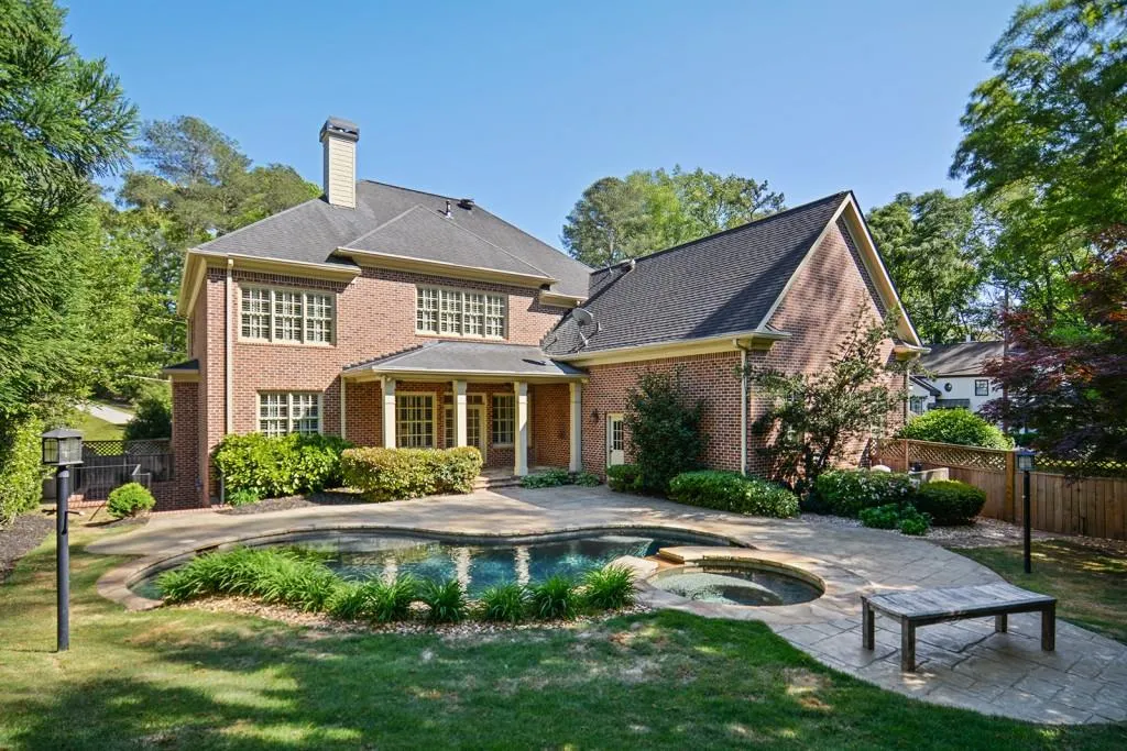 770 E Northway Lane, Atlanta, Georgia 30342, 5 Bedrooms Bedrooms, ,6 BathroomsBathrooms,Residential,Sold,770 E Northway Lane,6869815