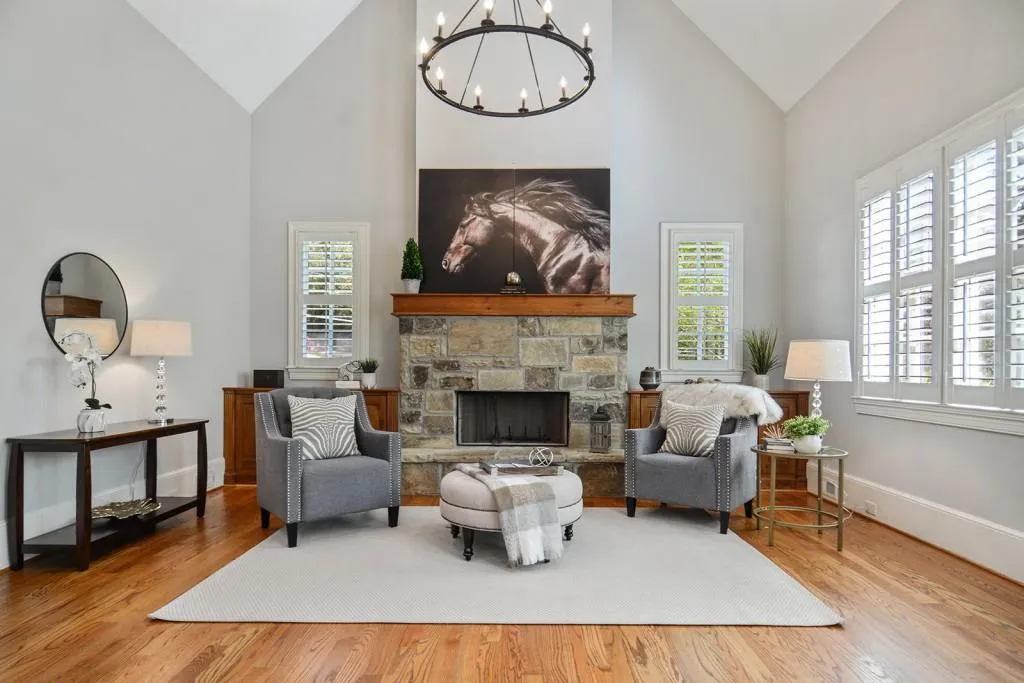 770 E Northway Lane, Atlanta, Georgia 30342, 5 Bedrooms Bedrooms, ,6 BathroomsBathrooms,Residential,Sold,770 E Northway Lane,6869815