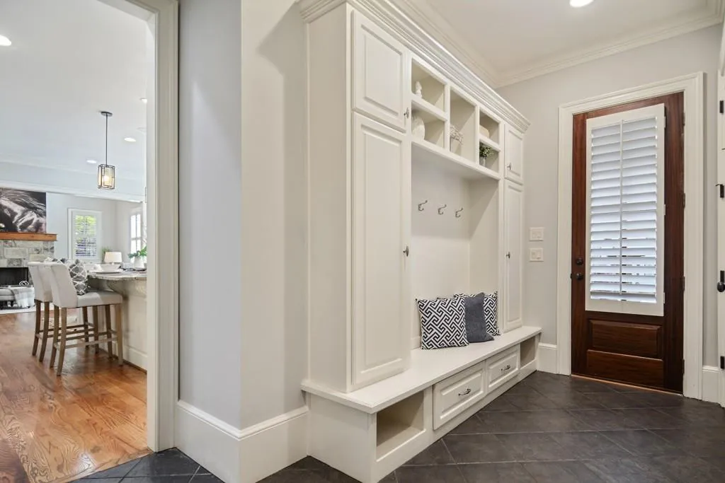 770 E Northway Lane, Atlanta, Georgia 30342, 5 Bedrooms Bedrooms, ,6 BathroomsBathrooms,Residential,Sold,770 E Northway Lane,6869815