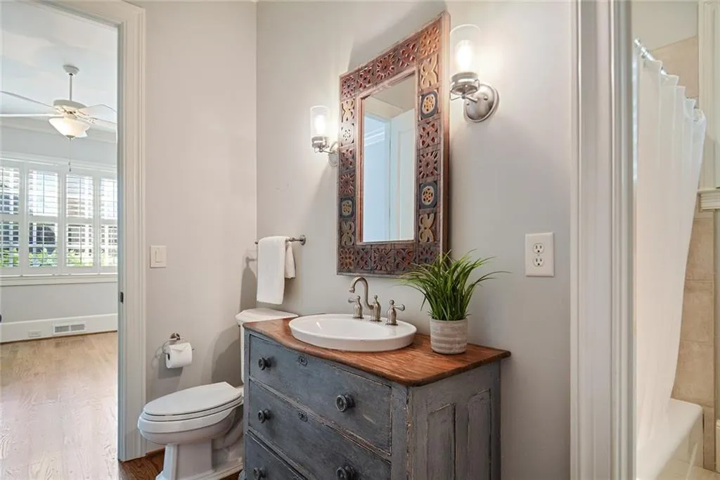 770 E Northway Lane, Atlanta, Georgia 30342, 5 Bedrooms Bedrooms, ,6 BathroomsBathrooms,Residential,Sold,770 E Northway Lane,6869815