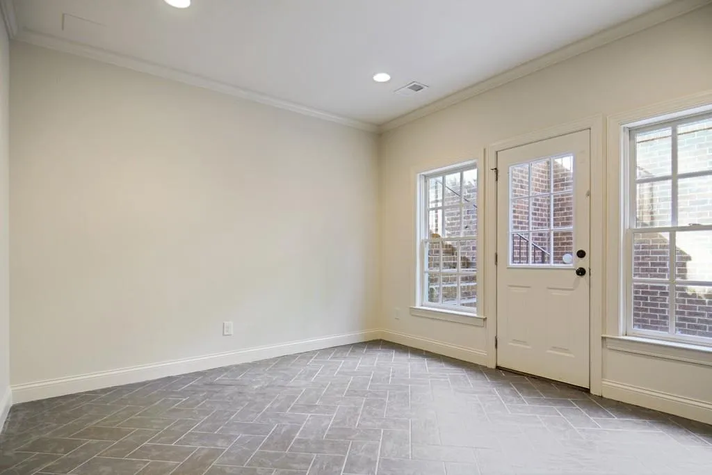 770 E Northway Lane, Atlanta, Georgia 30342, 5 Bedrooms Bedrooms, ,6 BathroomsBathrooms,Residential,Sold,770 E Northway Lane,6869815
