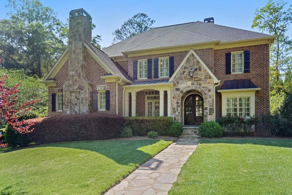 770 E Northway Lane, Atlanta, Georgia 30342, 5 Bedrooms Bedrooms, ,6 BathroomsBathrooms,Residential,Sold,770 E Northway Lane,6869815