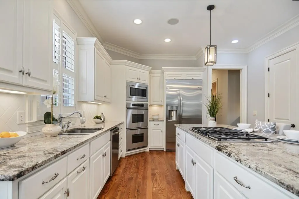 770 E Northway Lane, Atlanta, Georgia 30342, 5 Bedrooms Bedrooms, ,6 BathroomsBathrooms,Residential,Sold,770 E Northway Lane,6869815