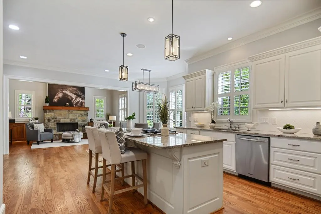 770 E Northway Lane, Atlanta, Georgia 30342, 5 Bedrooms Bedrooms, ,6 BathroomsBathrooms,Residential,Sold,770 E Northway Lane,6869815