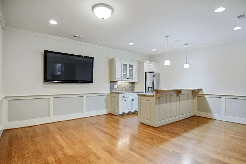 770 E Northway Lane, Atlanta, Georgia 30342, 5 Bedrooms Bedrooms, ,6 BathroomsBathrooms,Residential,Sold,770 E Northway Lane,6869815