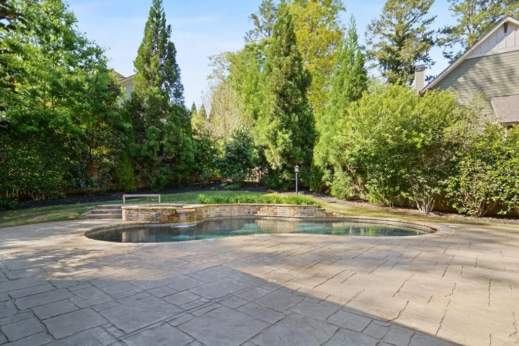 770 E Northway Lane, Atlanta, Georgia 30342, 5 Bedrooms Bedrooms, ,6 BathroomsBathrooms,Residential,Sold,770 E Northway Lane,6869815