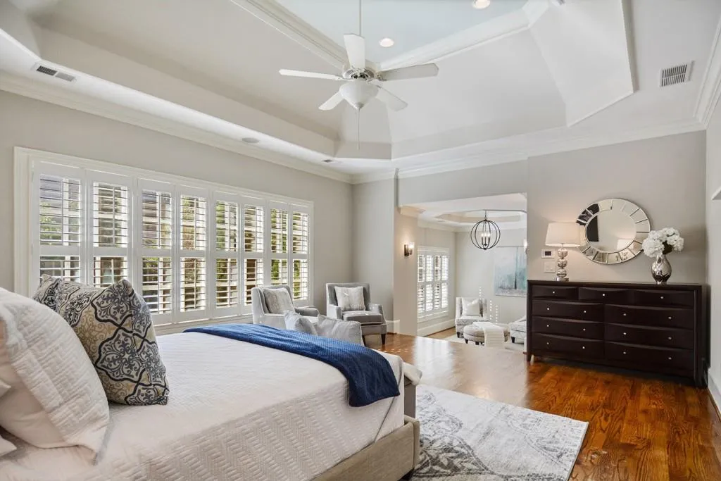 770 E Northway Lane, Atlanta, Georgia 30342, 5 Bedrooms Bedrooms, ,6 BathroomsBathrooms,Residential,Sold,770 E Northway Lane,6869815