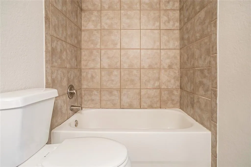 135 N River Drive Unit E, Sandy Springs, Georgia 30350, 2 Bedrooms Bedrooms, ,2 BathroomsBathrooms,Residential,Sold,135 N River Drive Unit E,7083296