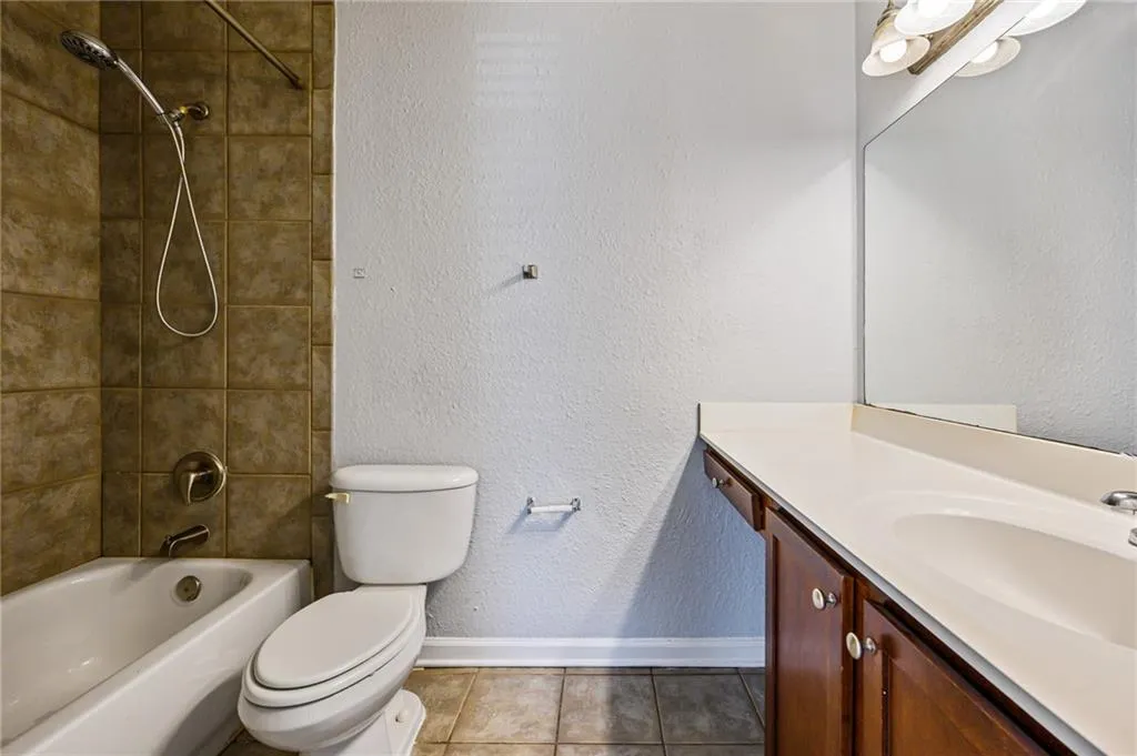 135 N River Drive Unit E, Sandy Springs, Georgia 30350, 2 Bedrooms Bedrooms, ,2 BathroomsBathrooms,Residential,Sold,135 N River Drive Unit E,7083296