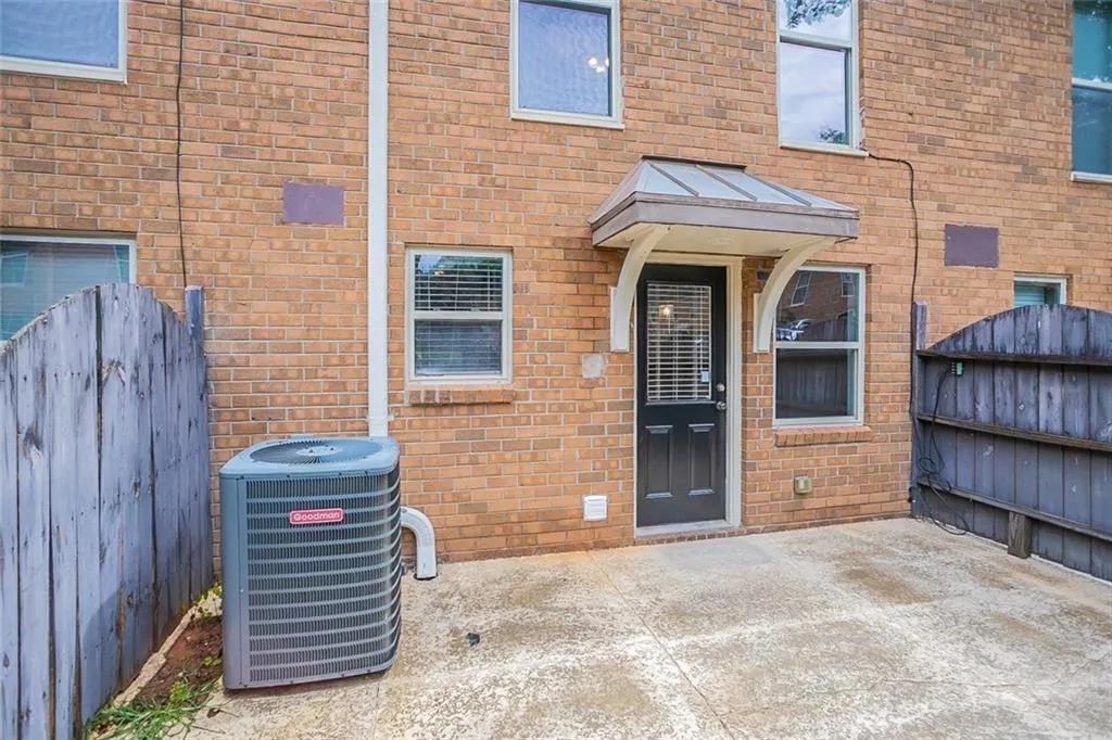 135 N River Drive Unit E, Sandy Springs, Georgia 30350, 2 Bedrooms Bedrooms, ,2 BathroomsBathrooms,Residential,Sold,135 N River Drive Unit E,7083296