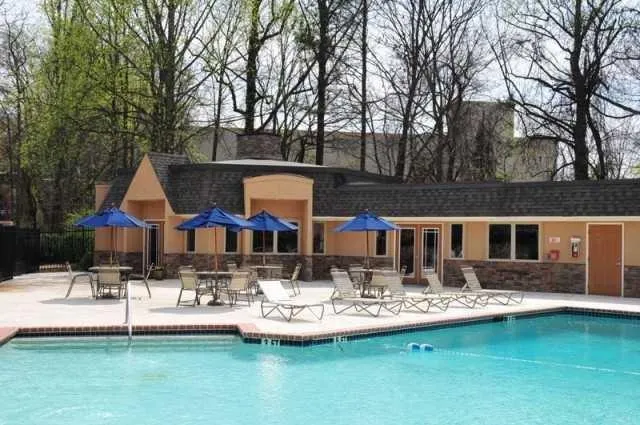 135 N River Drive Unit E, Sandy Springs, Georgia 30350, 2 Bedrooms Bedrooms, ,2 BathroomsBathrooms,Residential,Sold,135 N River Drive Unit E,7083296