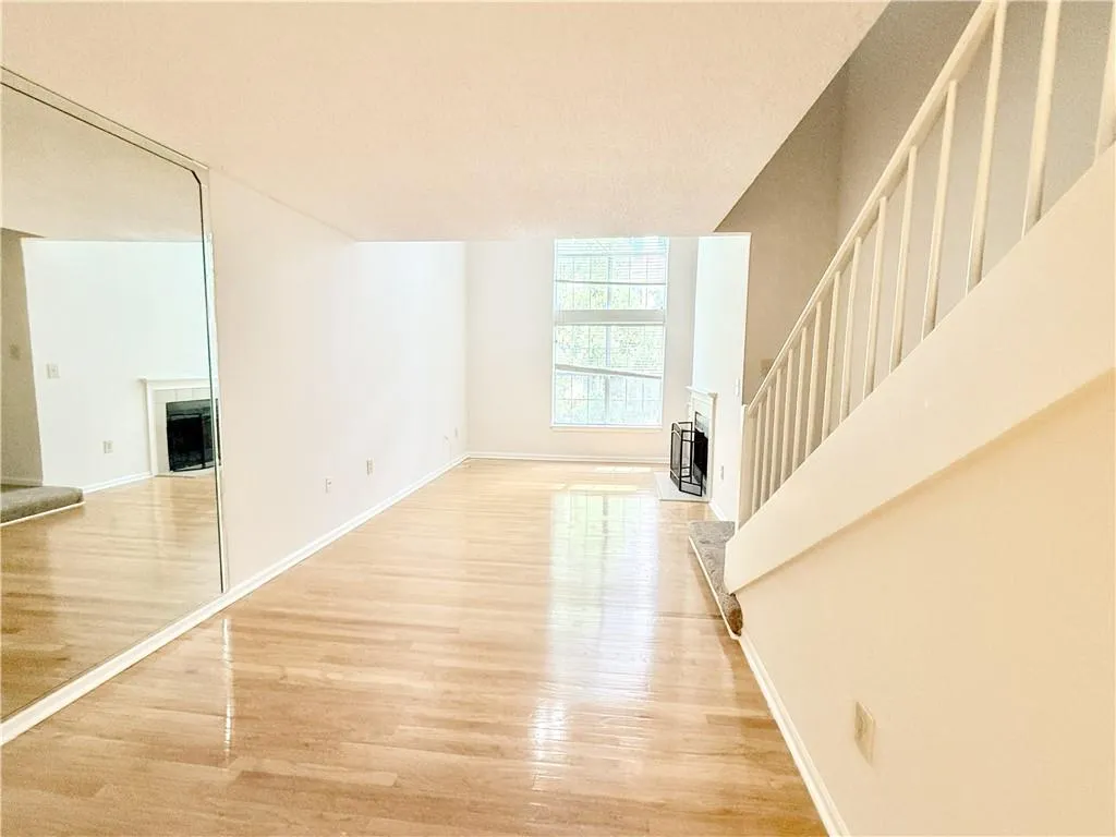 3655 Habersham Road Ne Unit 329, Atlanta, Georgia 30305, 1 Bedroom Bedrooms, ,1 BathroomBathrooms,Residential,For Sale,3655 Habersham Road Ne Unit 329,7611484