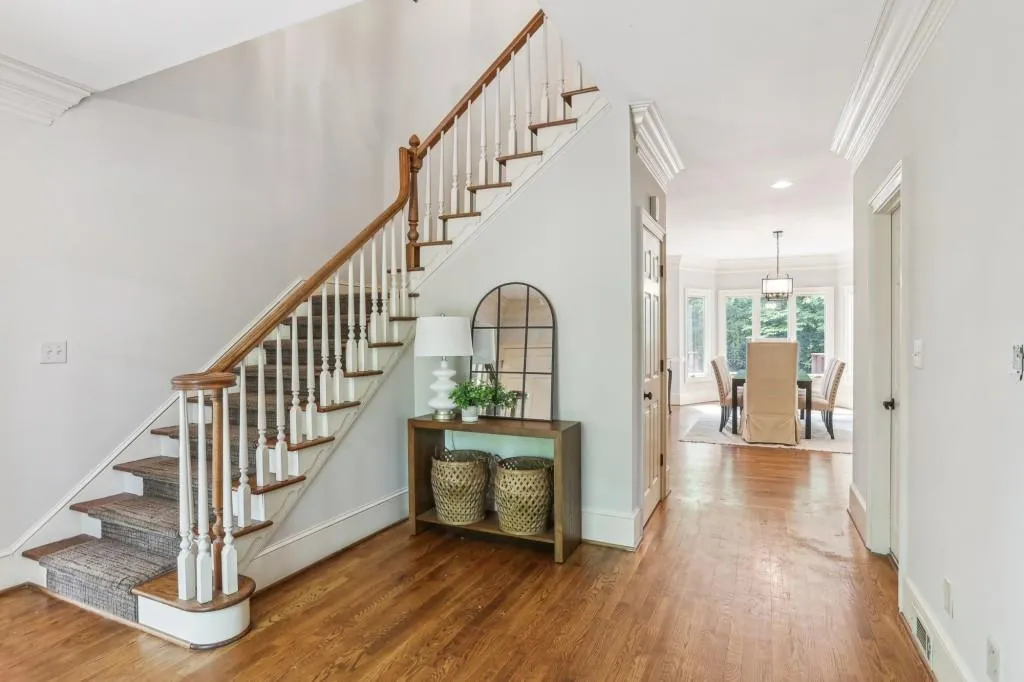 100 Spindale Court, Sandy Springs, Georgia 30350, 6 Bedrooms Bedrooms, ,5 BathroomsBathrooms,Residential,Sold,100 Spindale Court,7373525