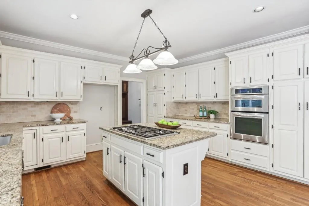 100 Spindale Court, Sandy Springs, Georgia 30350, 6 Bedrooms Bedrooms, ,5 BathroomsBathrooms,Residential,Sold,100 Spindale Court,7373525