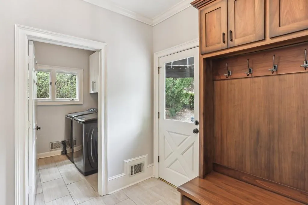 100 Spindale Court, Sandy Springs, Georgia 30350, 6 Bedrooms Bedrooms, ,5 BathroomsBathrooms,Residential,Sold,100 Spindale Court,7373525