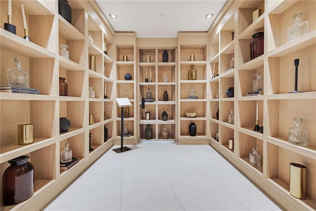 2425 Peachtree Road Ne Unit 1704, Atlanta, Georgia 30305, 2 Bedrooms Bedrooms, 0 ,2 BathroomsBathrooms,Residential,For Sale,2425 Peachtree Road Ne Unit 1704,7733670