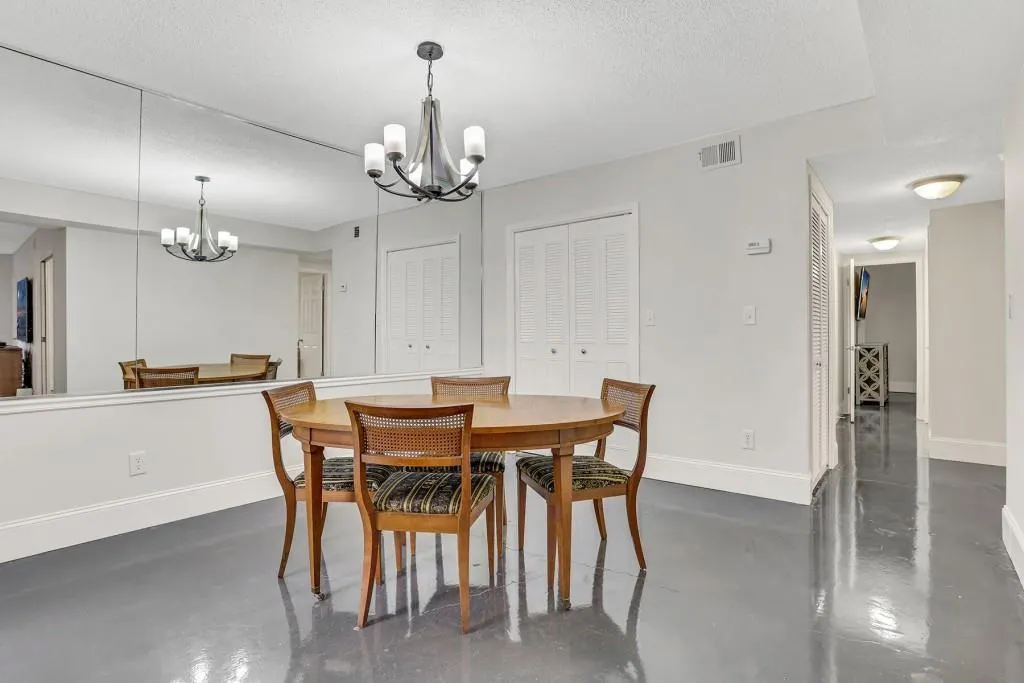 6851 Roswell Road Unit L11, Atlanta, Georgia 30328, 3 Bedrooms Bedrooms, ,2 BathroomsBathrooms,Residential,Sold,6851 Roswell Road Unit L11,7175672