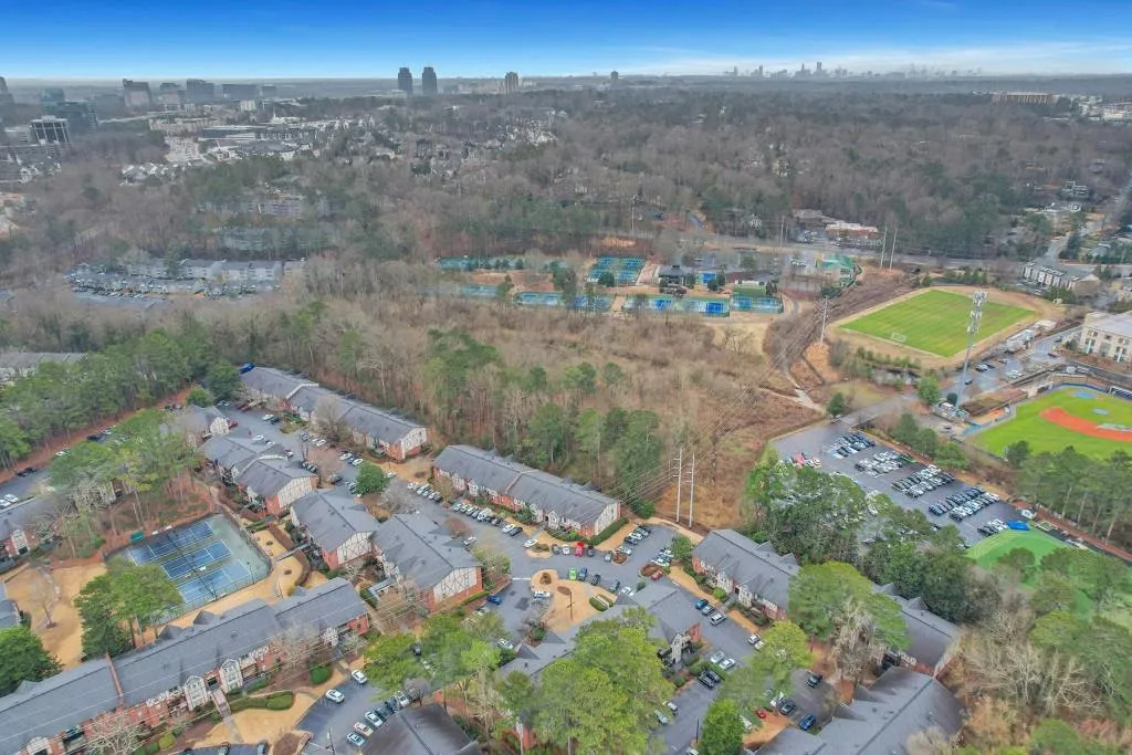6851 Roswell Road Unit L11, Atlanta, Georgia 30328, 3 Bedrooms Bedrooms, ,2 BathroomsBathrooms,Residential,Sold,6851 Roswell Road Unit L11,7175672
