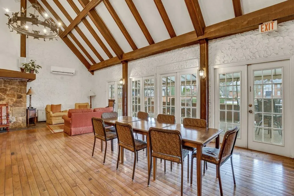 6851 Roswell Road Unit L11, Atlanta, Georgia 30328, 3 Bedrooms Bedrooms, ,2 BathroomsBathrooms,Residential,Sold,6851 Roswell Road Unit L11,7175672