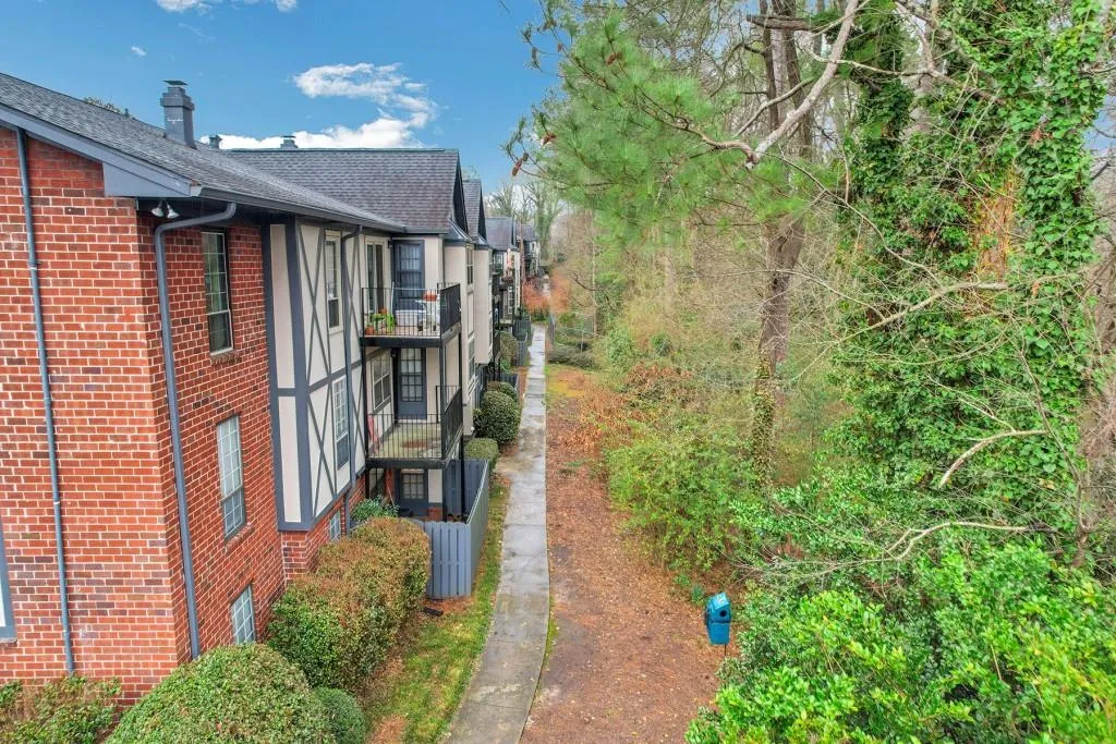 6851 Roswell Road Unit L11, Atlanta, Georgia 30328, 3 Bedrooms Bedrooms, ,2 BathroomsBathrooms,Residential,Sold,6851 Roswell Road Unit L11,7175672