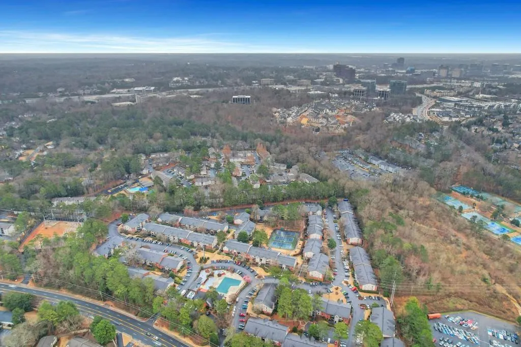 6851 Roswell Road Unit L11, Atlanta, Georgia 30328, 3 Bedrooms Bedrooms, ,2 BathroomsBathrooms,Residential,Sold,6851 Roswell Road Unit L11,7175672