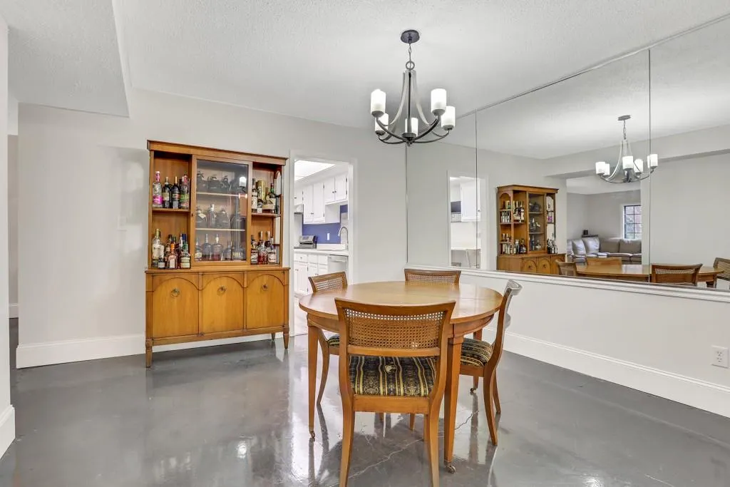 6851 Roswell Road Unit L11, Atlanta, Georgia 30328, 3 Bedrooms Bedrooms, ,2 BathroomsBathrooms,Residential,Sold,6851 Roswell Road Unit L11,7175672