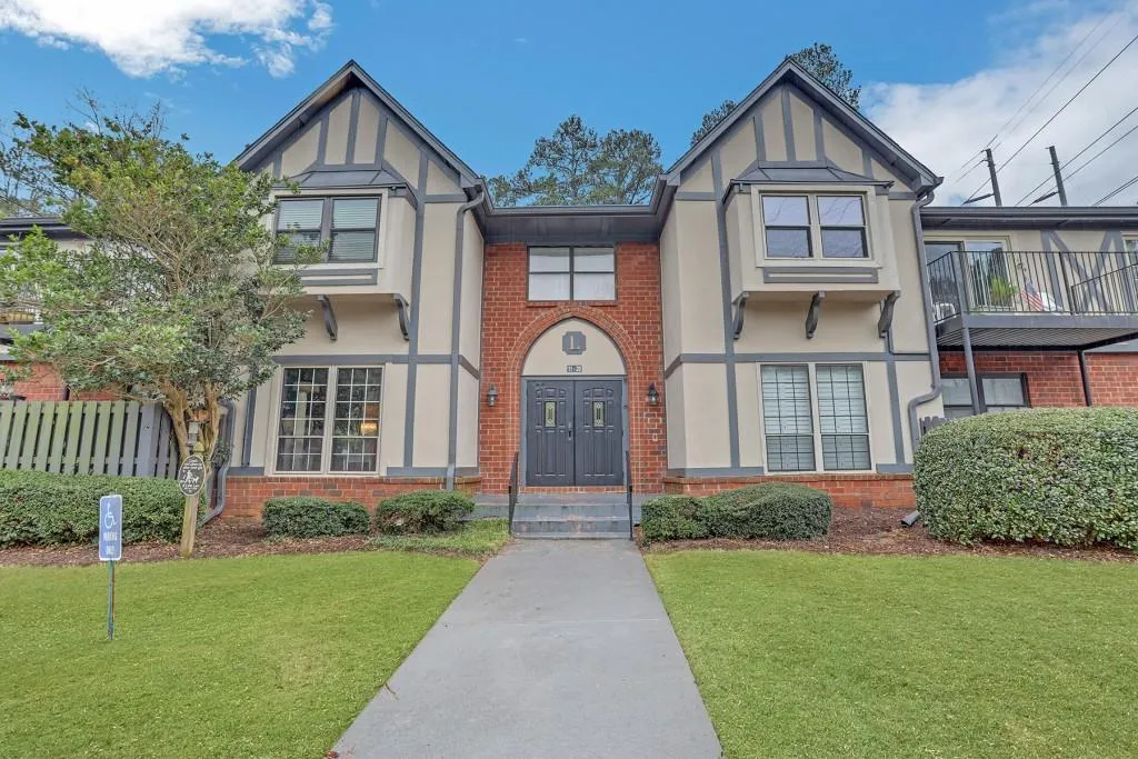 6851 Roswell Road Unit L11, Atlanta, Georgia 30328, 3 Bedrooms Bedrooms, ,2 BathroomsBathrooms,Residential,Sold,6851 Roswell Road Unit L11,7175672