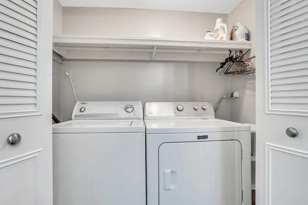 6851 Roswell Road Unit L11, Atlanta, Georgia 30328, 3 Bedrooms Bedrooms, ,2 BathroomsBathrooms,Residential,Sold,6851 Roswell Road Unit L11,7175672