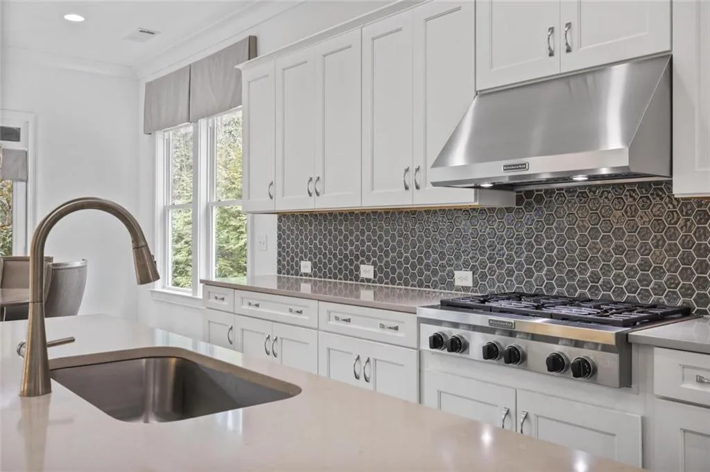 6498 Canopy Drive, Sandy Springs, Georgia 30328, 6 Bedrooms Bedrooms, ,5 BathroomsBathrooms,Residential,Sold,6498 Canopy Drive,7730294