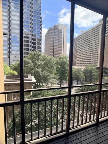 300 Peachtree Street Ne Unit 4f, Atlanta, Georgia 30308