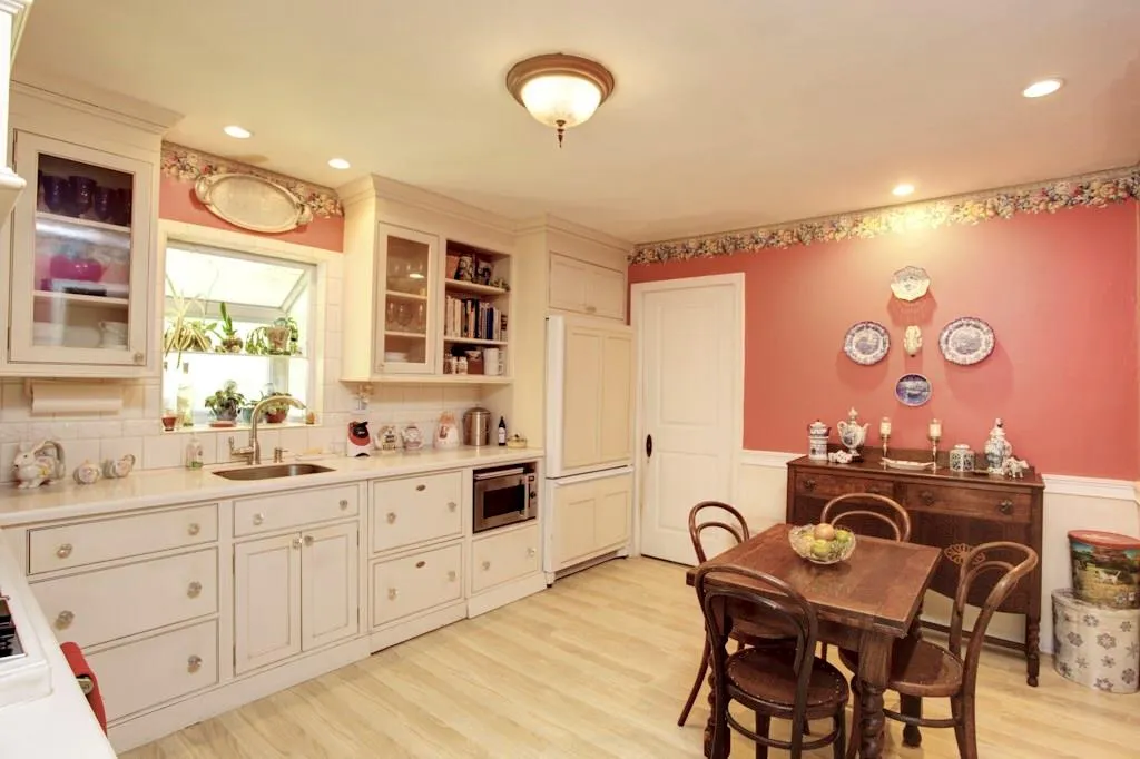 28 W Belle Isle Road, Sandy Springs, Georgia 30342, 3 Bedrooms Bedrooms, ,2 BathroomsBathrooms,Residential,Sold,28 W Belle Isle Road,5894593
