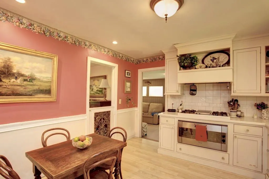 28 W Belle Isle Road, Sandy Springs, Georgia 30342, 3 Bedrooms Bedrooms, ,2 BathroomsBathrooms,Residential,Sold,28 W Belle Isle Road,5894593