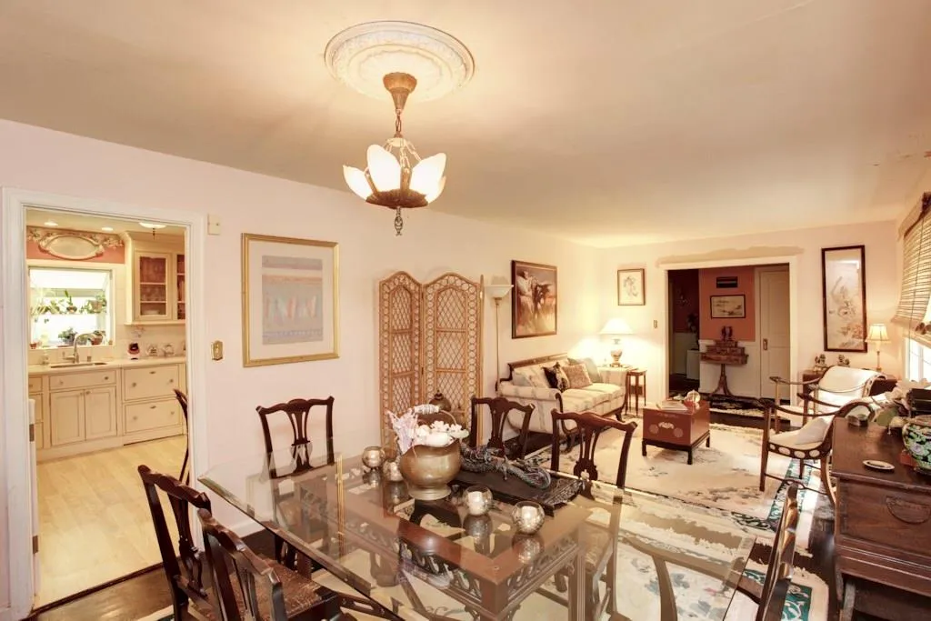 28 W Belle Isle Road, Sandy Springs, Georgia 30342, 3 Bedrooms Bedrooms, ,2 BathroomsBathrooms,Residential,Sold,28 W Belle Isle Road,5894593