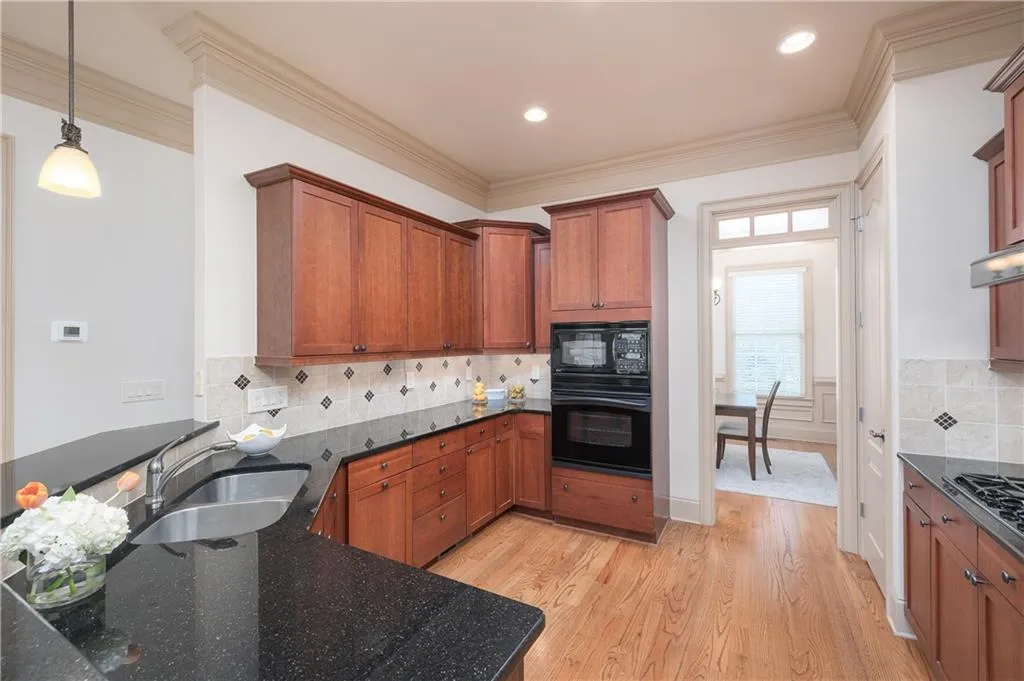 952 Persimmon Point, Atlanta, Georgia 30328, 3 Bedrooms Bedrooms, ,3 BathroomsBathrooms,Residential,Sold,952 Persimmon Point,7029986