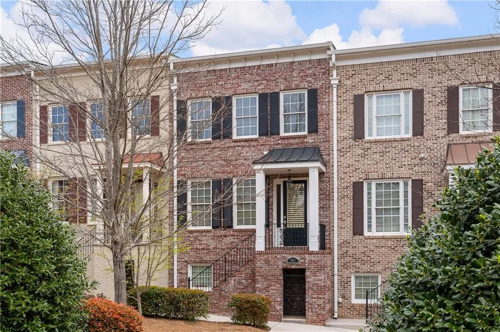 952 Persimmon Point, Atlanta, Georgia 30328, 3 Bedrooms Bedrooms, ,3 BathroomsBathrooms,Residential,Sold,952 Persimmon Point,7029986