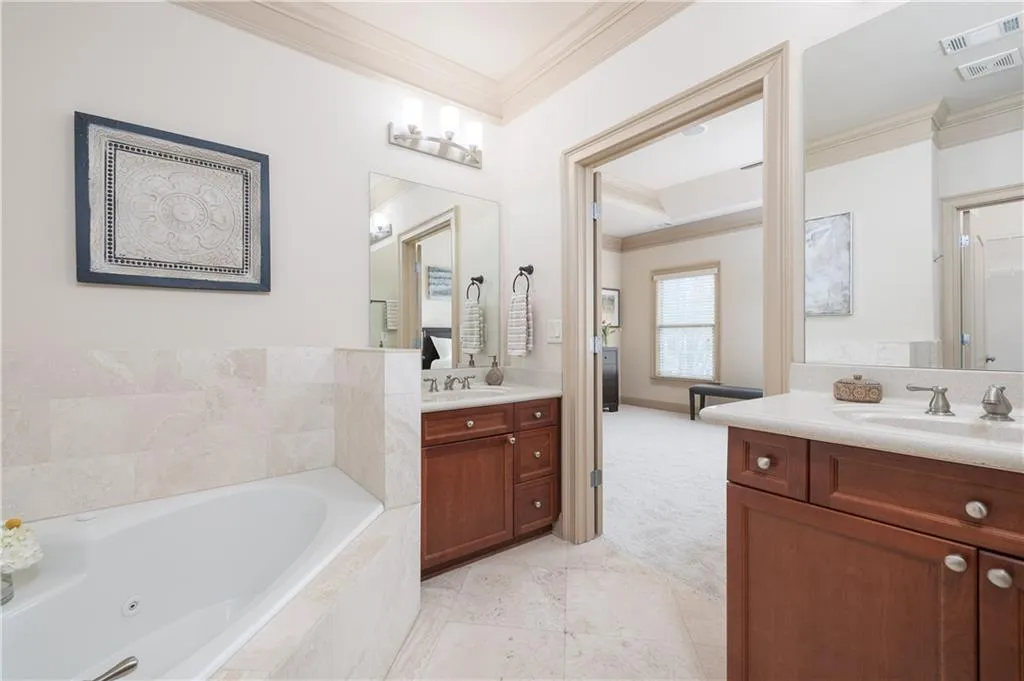 952 Persimmon Point, Atlanta, Georgia 30328, 3 Bedrooms Bedrooms, ,3 BathroomsBathrooms,Residential,Sold,952 Persimmon Point,7029986