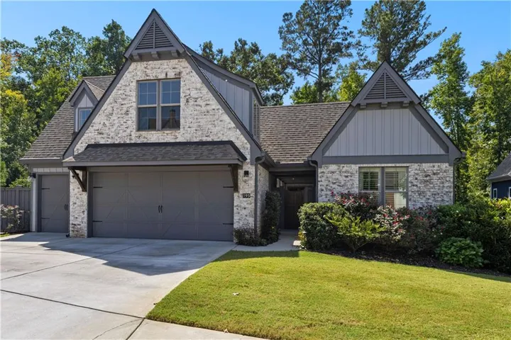 195 Arbor Garden Circle, Newnan, Georgia 30265
