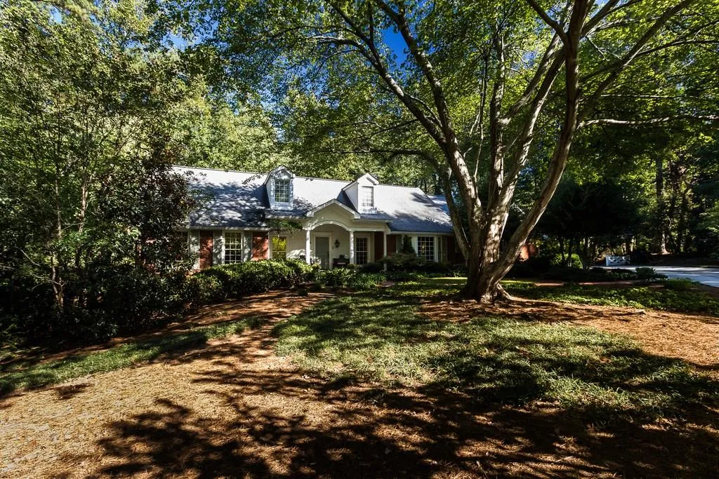 5495 Arundel Drive, Sandy Springs, Georgia 30327, 4 Bedrooms Bedrooms, ,3 BathroomsBathrooms,Residential,Sold,5495 Arundel Drive,5925484