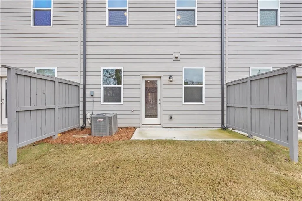 1534 Parks Edge Lane Nw, Atlanta, Georgia 30318, 3 Bedrooms Bedrooms, ,2 BathroomsBathrooms,Residential,For Sale,1534 Parks Edge Lane Nw,7553622