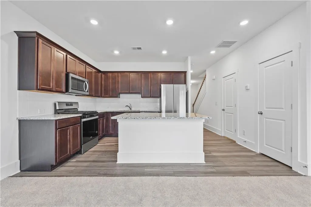 1534 Parks Edge Lane Nw, Atlanta, Georgia 30318, 3 Bedrooms Bedrooms, ,2 BathroomsBathrooms,Residential,For Sale,1534 Parks Edge Lane Nw,7553622