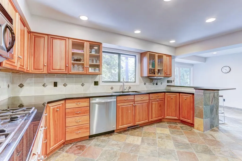 60 Stewart Drive, Sandy Springs, Georgia 30342, 4 Bedrooms Bedrooms, ,3 BathroomsBathrooms,Residential,Sold,60 Stewart Drive,6547096